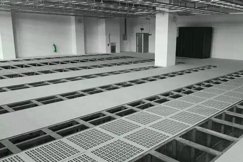 小 Data Centers ACCESS FLOOR.jpg