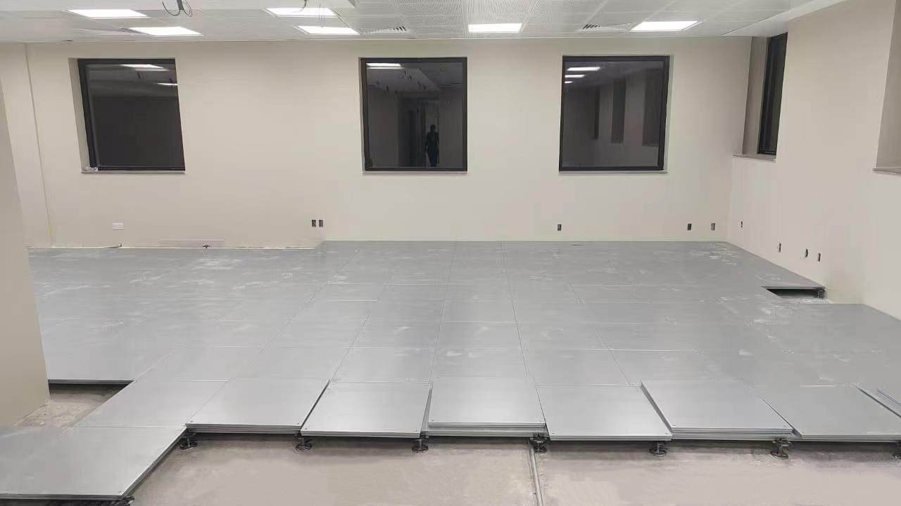 Raised floor .jpg