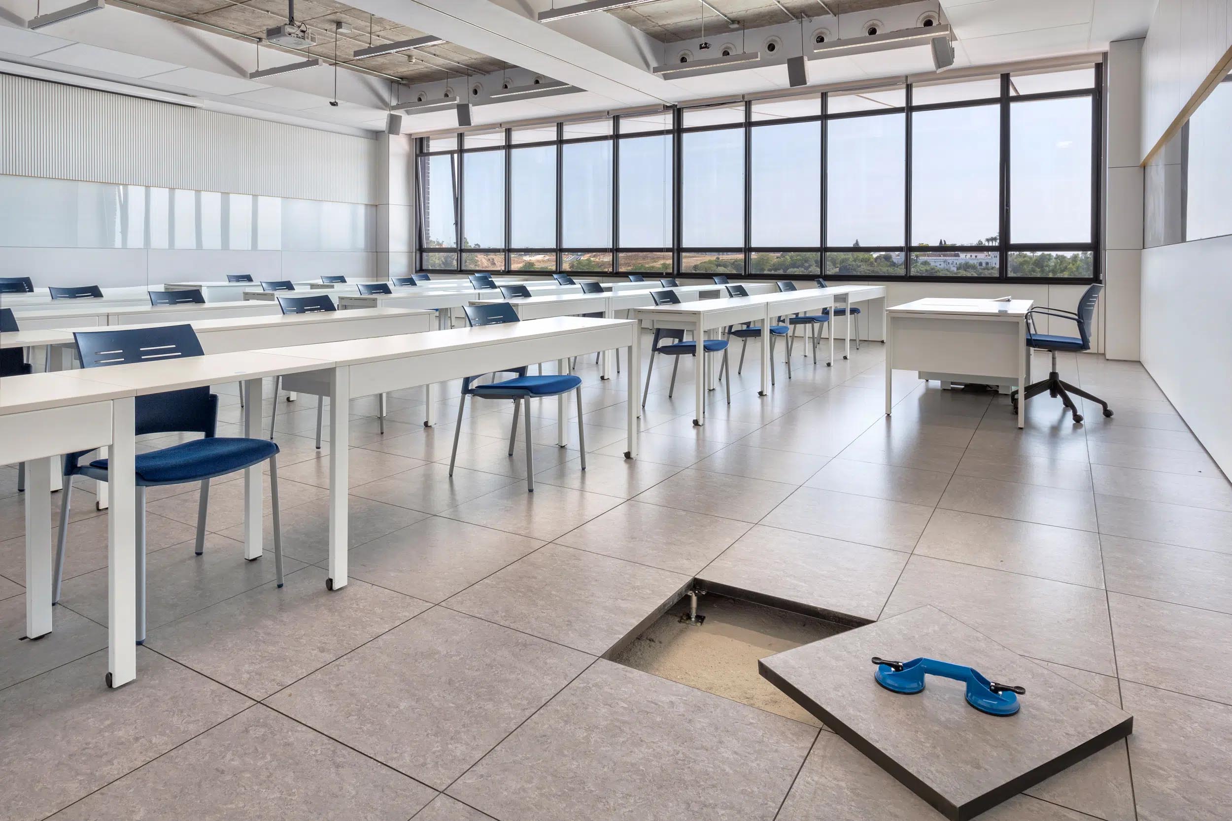 raised floor .jpg